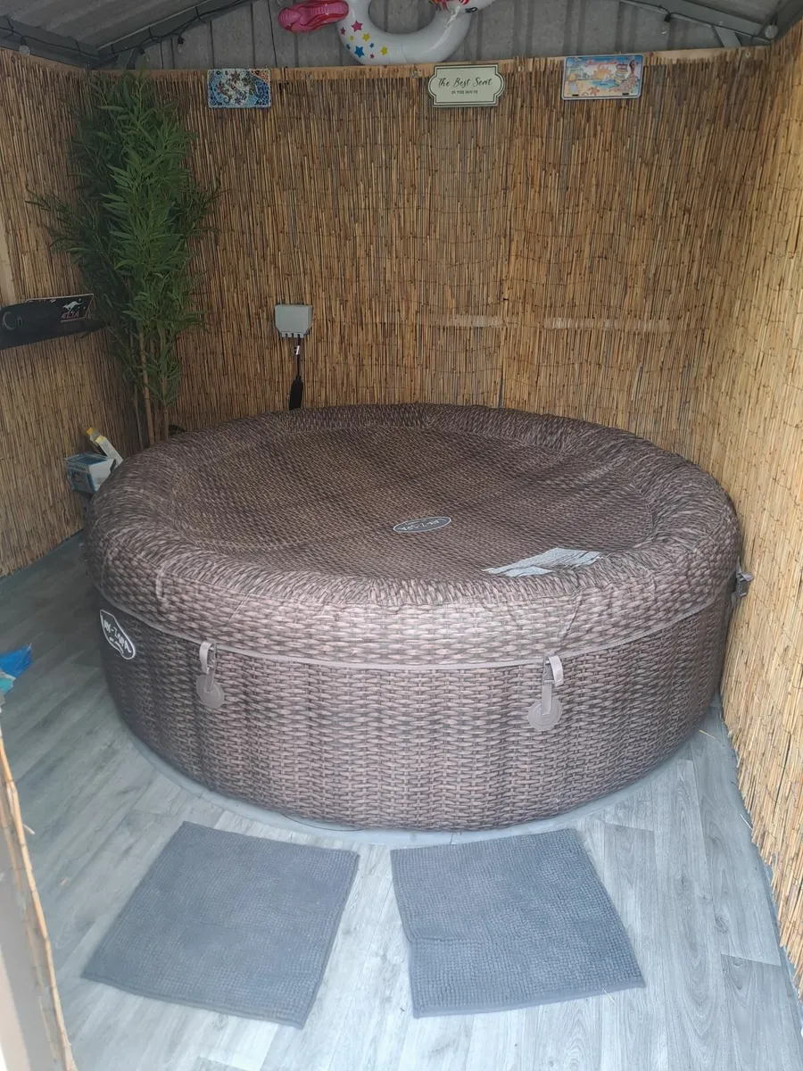 Hottub - Image 3