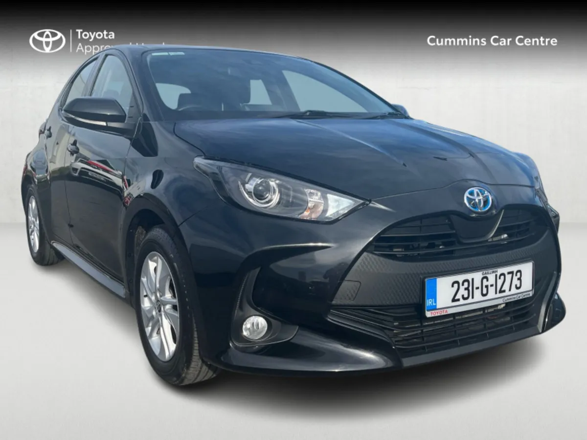Toyota Yaris 1.5 HYBRID LUNA 4DR AUTO - Image 1