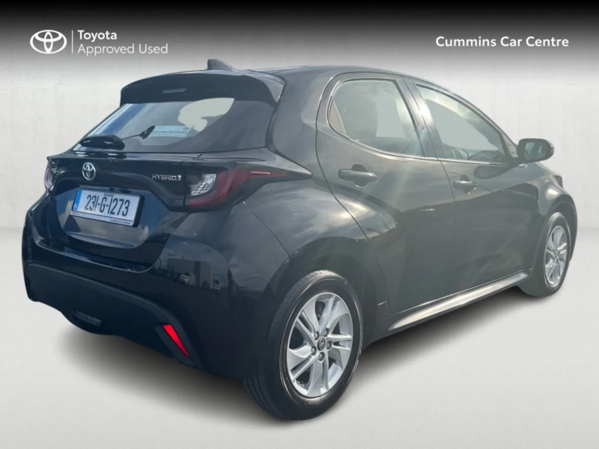 Toyota Yaris 1.5 HYBRID LUNA 4DR AUTO - Image 2
