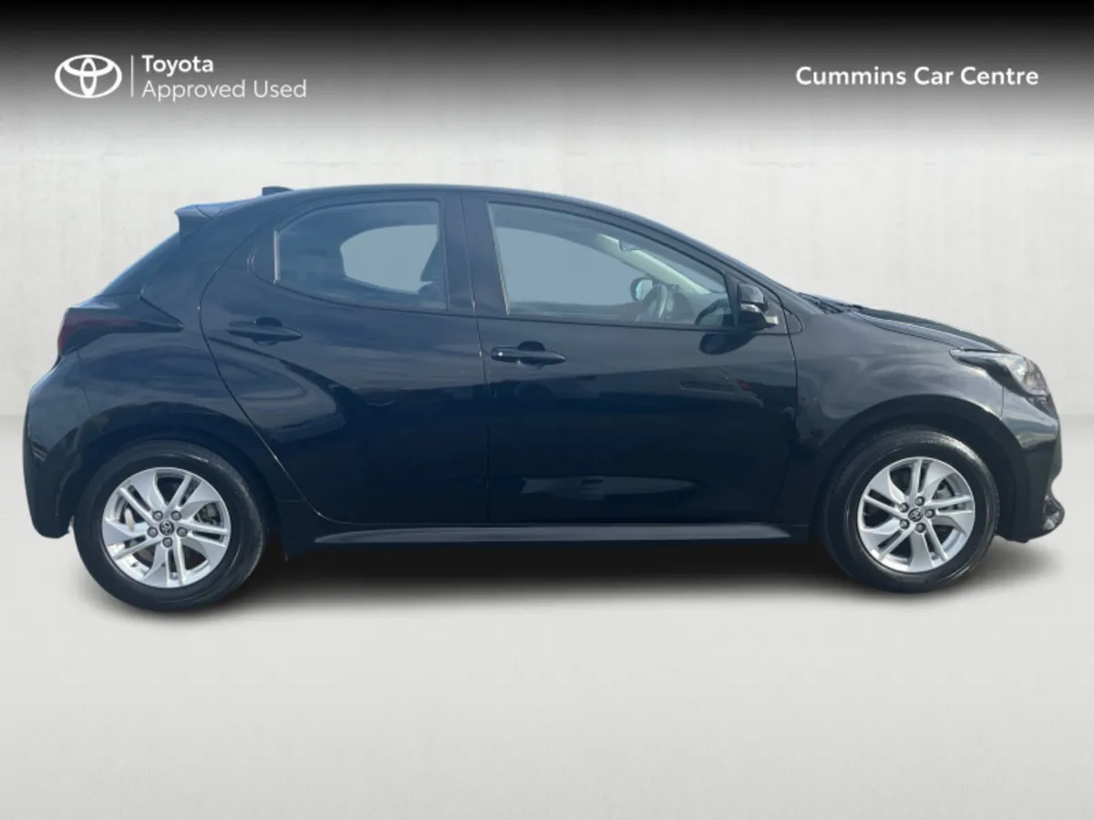 Toyota Yaris 1.5 HYBRID LUNA 4DR AUTO - Image 3