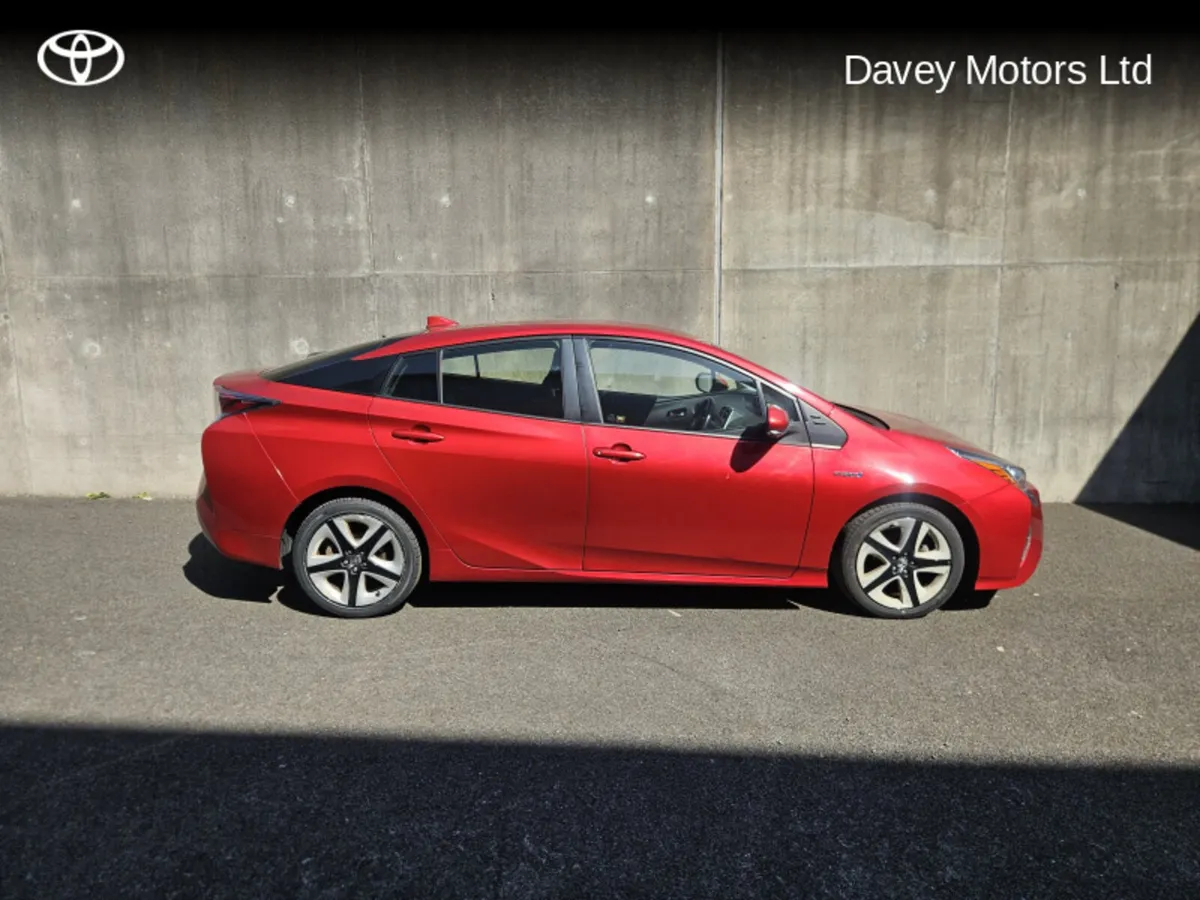 Toyota Prius PRIUS HYBRID LUXURY - Image 3