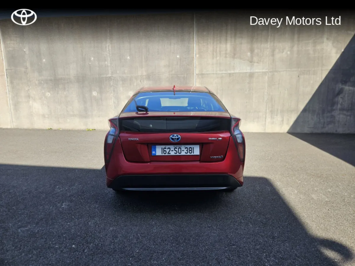 Toyota Prius PRIUS HYBRID LUXURY - Image 4