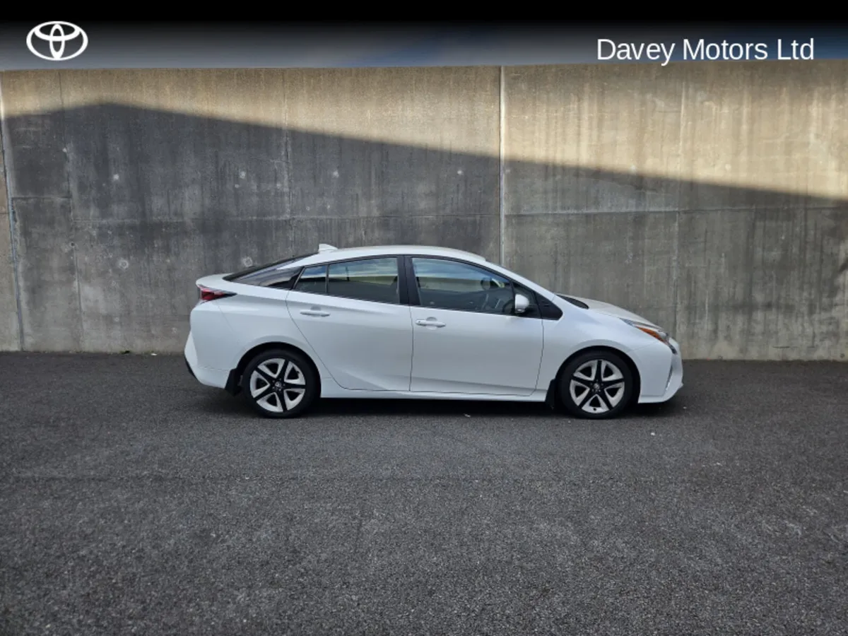Toyota Prius PRIUS HYBRID LUXURY - Image 3