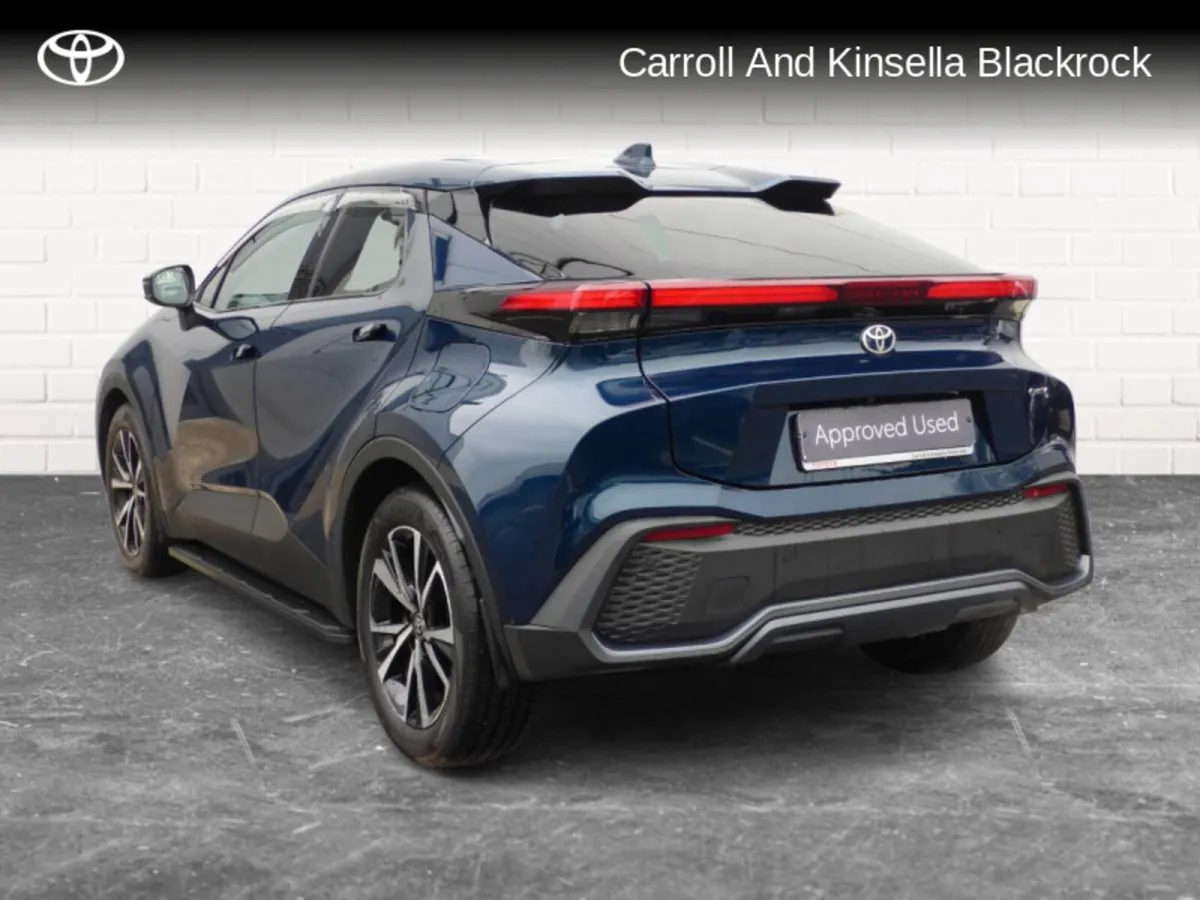 Toyota C-HR Hybrid Sport - Image 2
