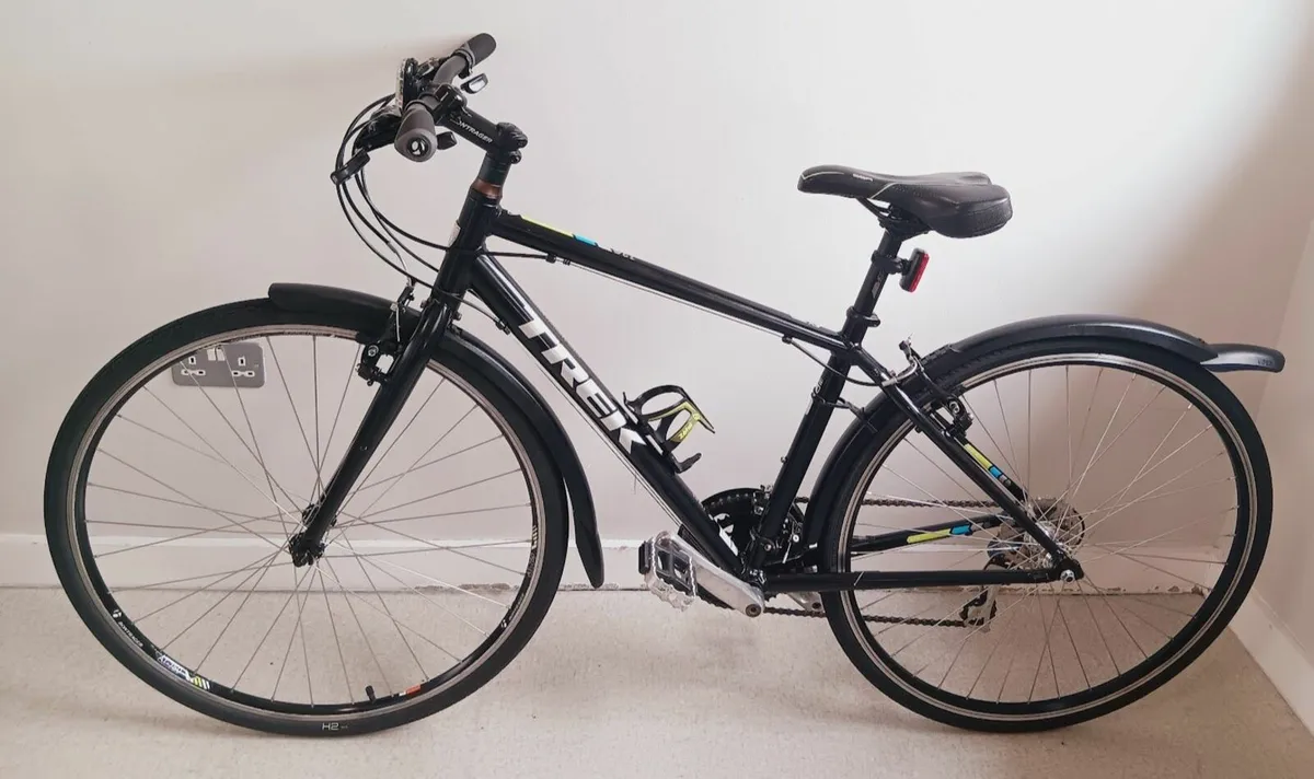 Ladies Trek 7.2 FX  bike that's as good as new - Image 1