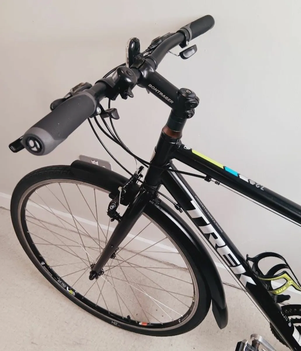 Ladies Trek 7.2 FX  bike that's as good as new - Image 2