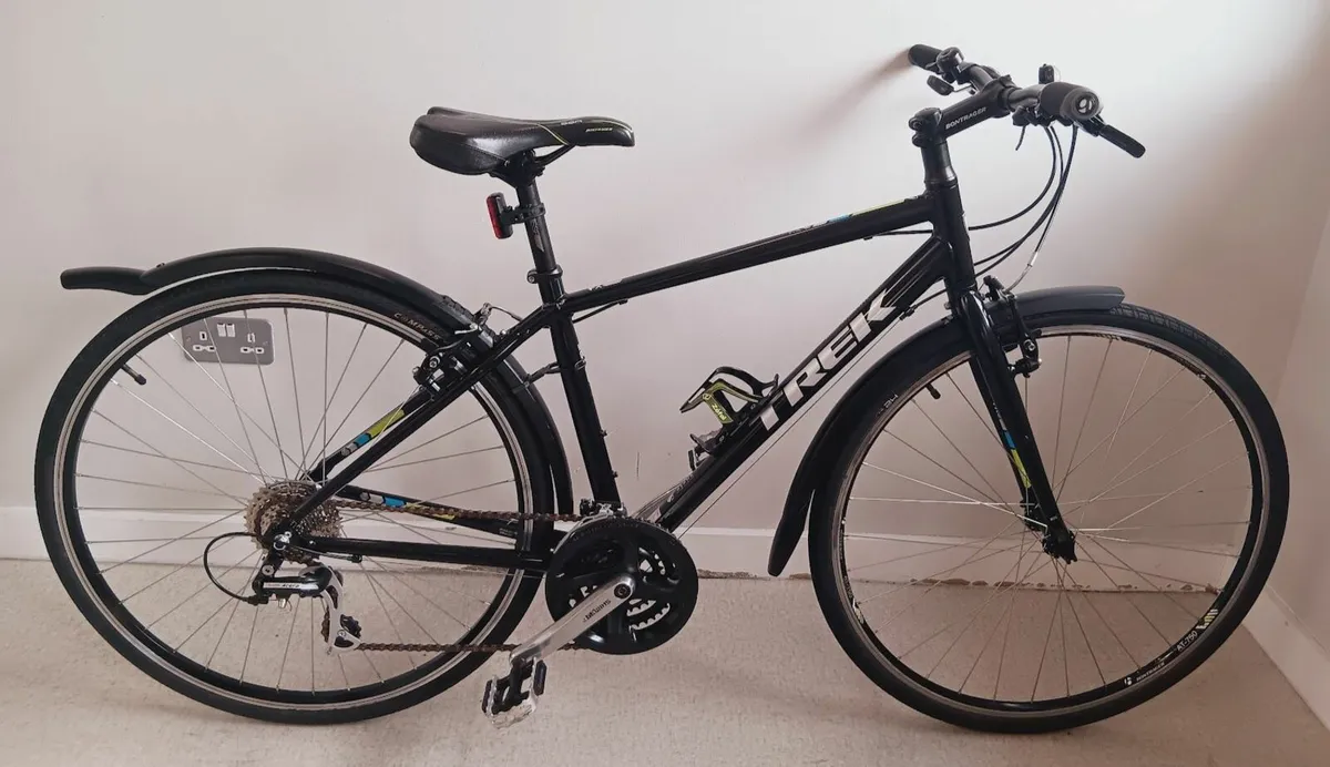 Ladies Trek 7.2 FX  bike that's as good as new - Image 4