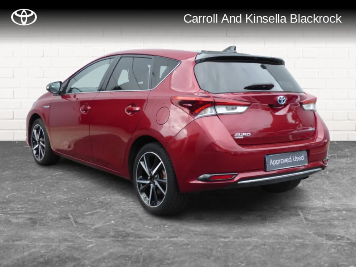 Toyota Auris Hybrid Luna Sport - Image 2