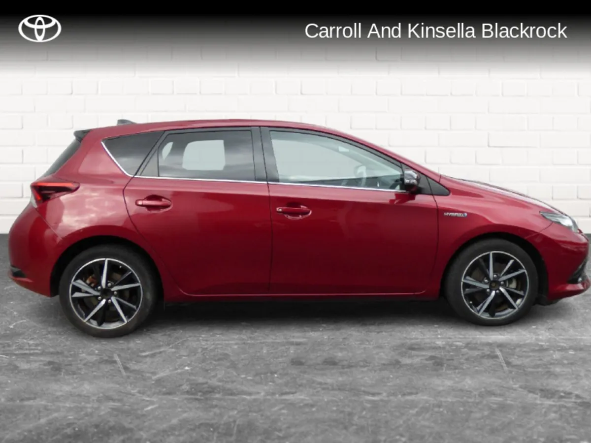 Toyota Auris Hybrid Luna Sport - Image 3