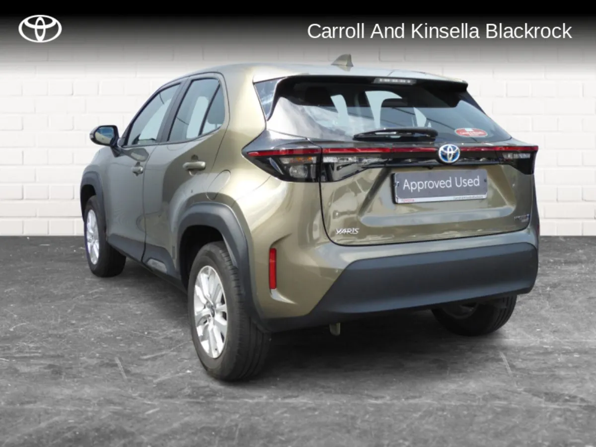Toyota Yaris Cross Hybrid Luna - Image 2