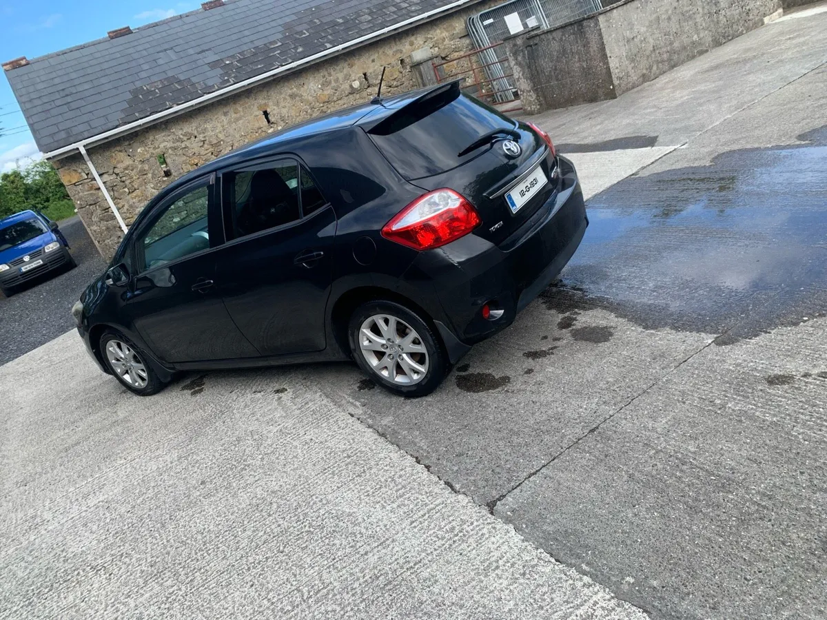 Toyota Auris sport 1.4 diesel - Image 4
