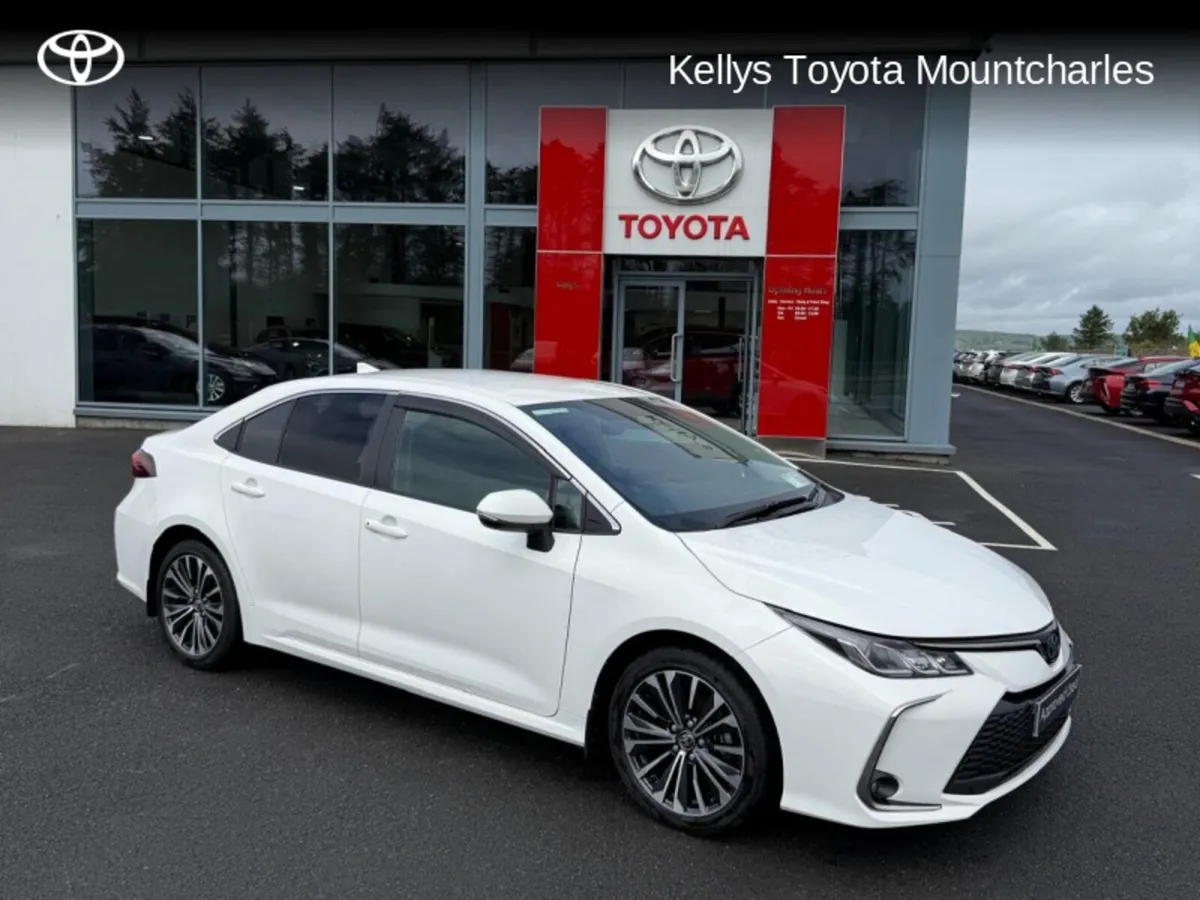 Toyota Corolla COROLLA LUNA SPORT SALOON - Image 1
