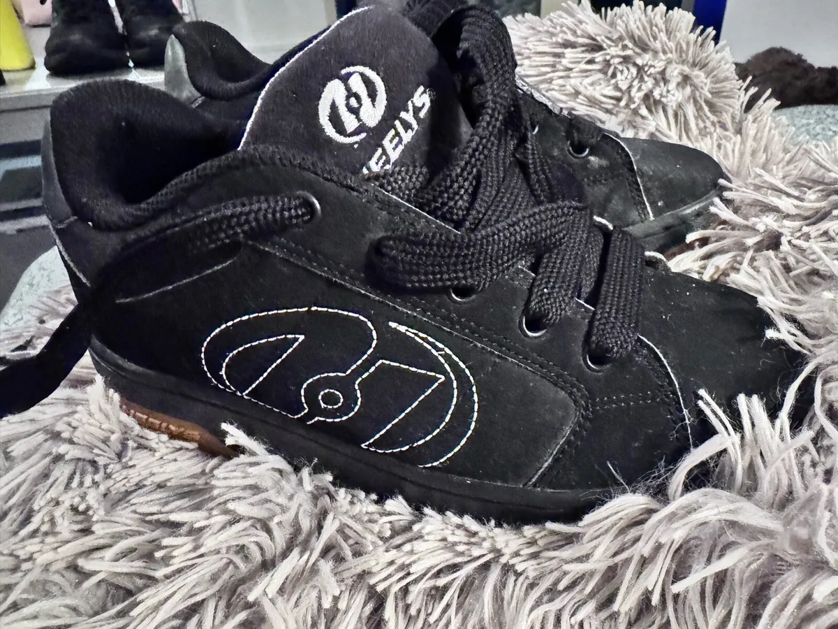 Kids shoes - Image 1