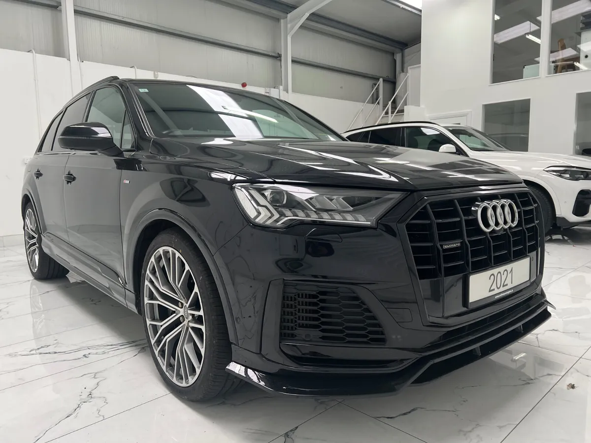 Audi Q7 2021 - Image 1