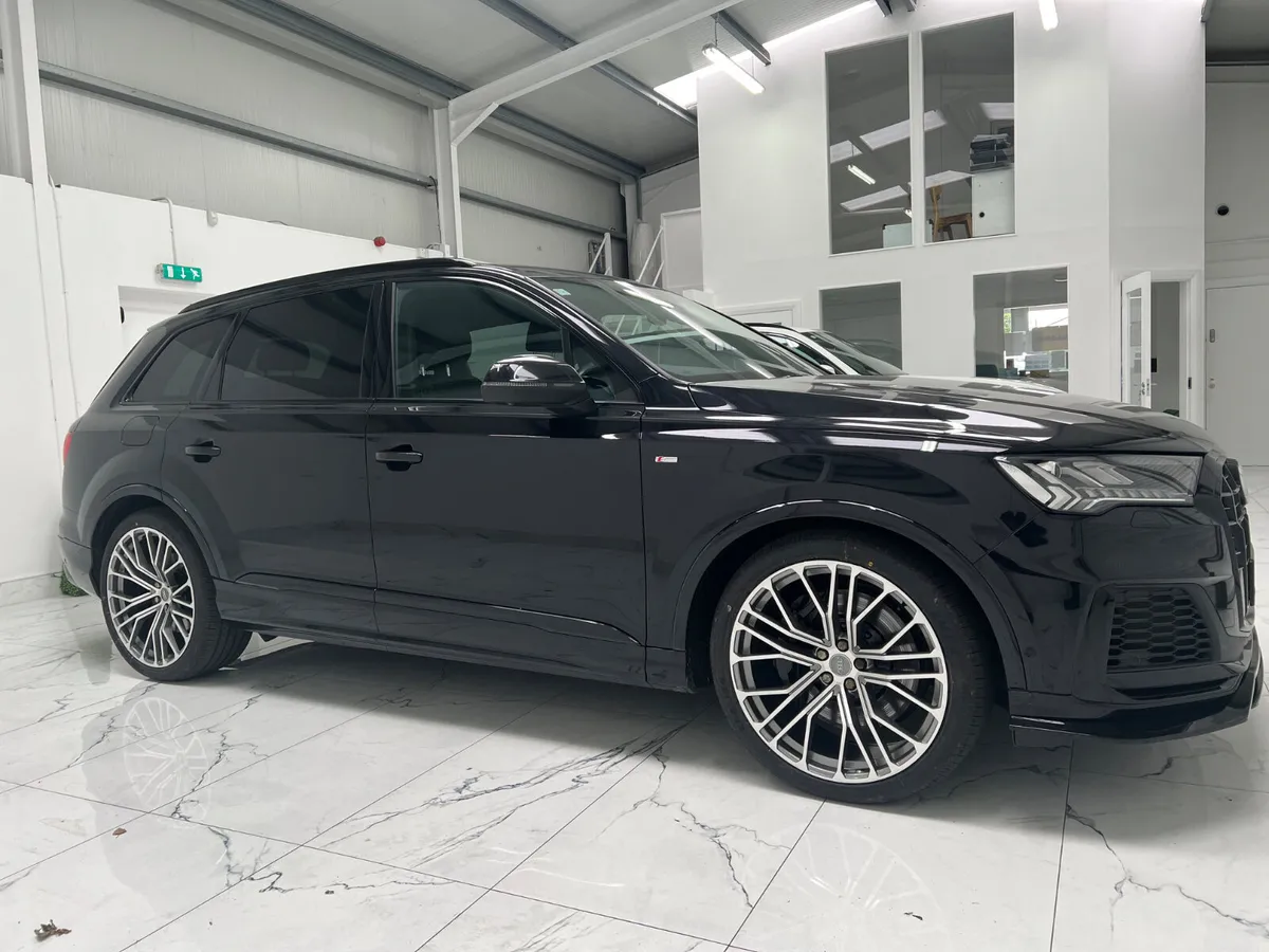Audi Q7 2021 - Image 3