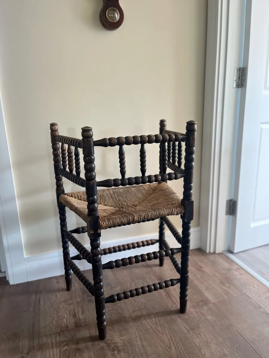 Antique Arts & Crafts Elm Bobbin Chair - Image 4
