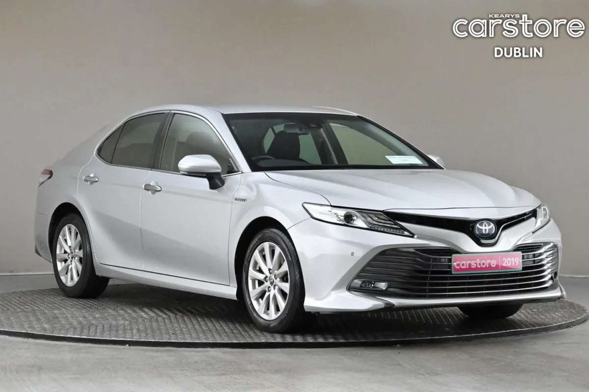 Toyota Camry 2.5 Hybrid  reverse Cam park Sensors - Image 1