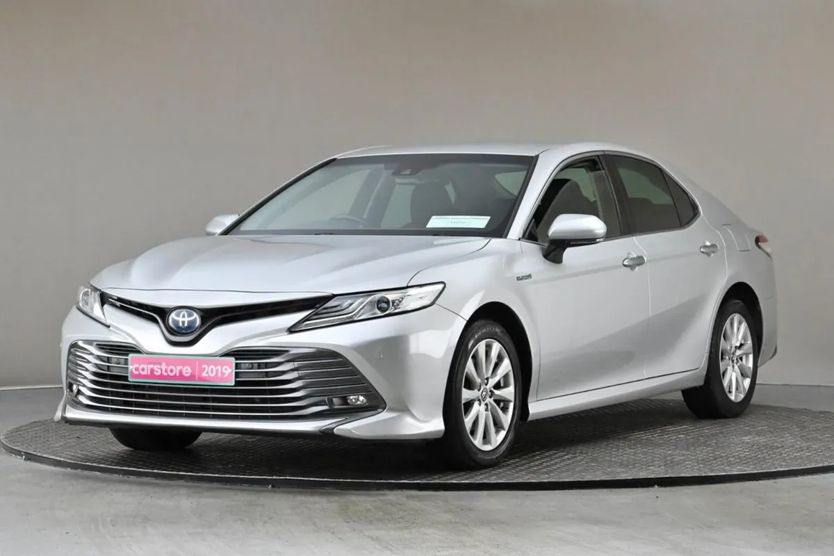 Toyota Camry 2.5 Hybrid  reverse Cam park Sensors - Image 3