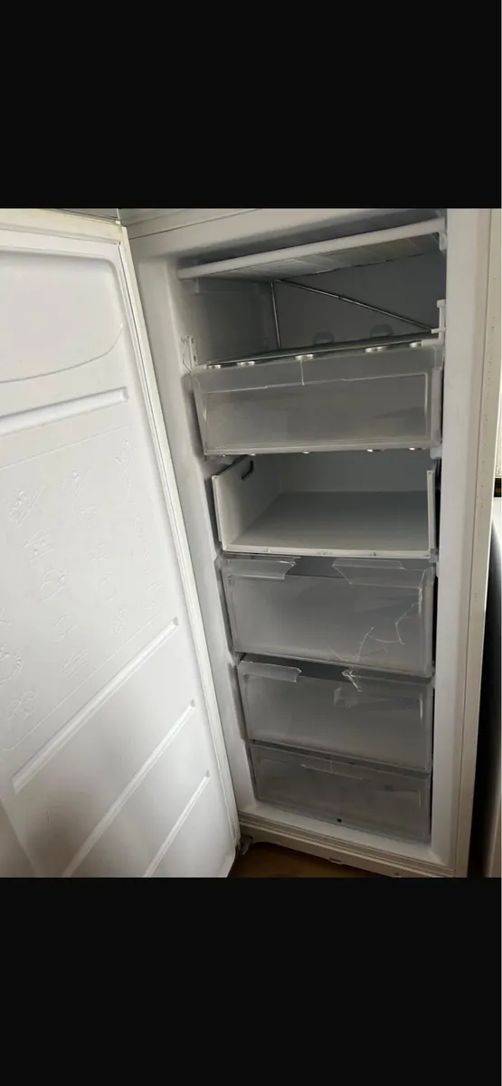 Hotpoint freezer - Image 2