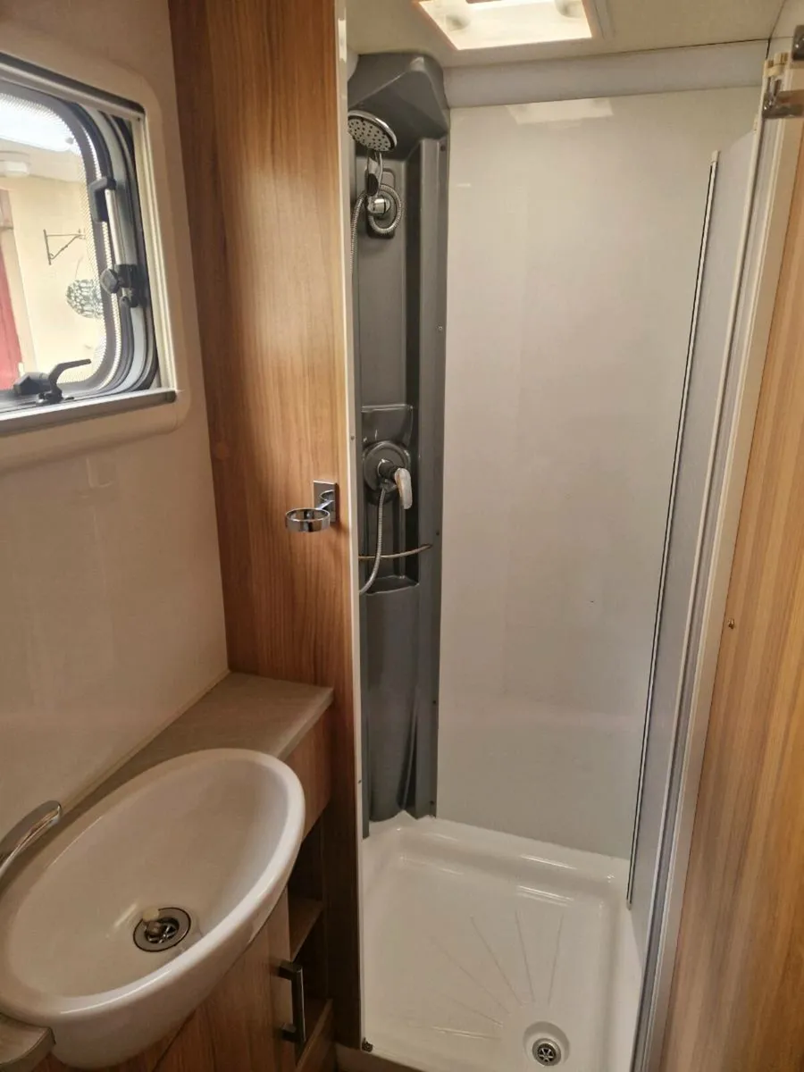 Bailey Pegasus gt65 fixed bed - Image 3