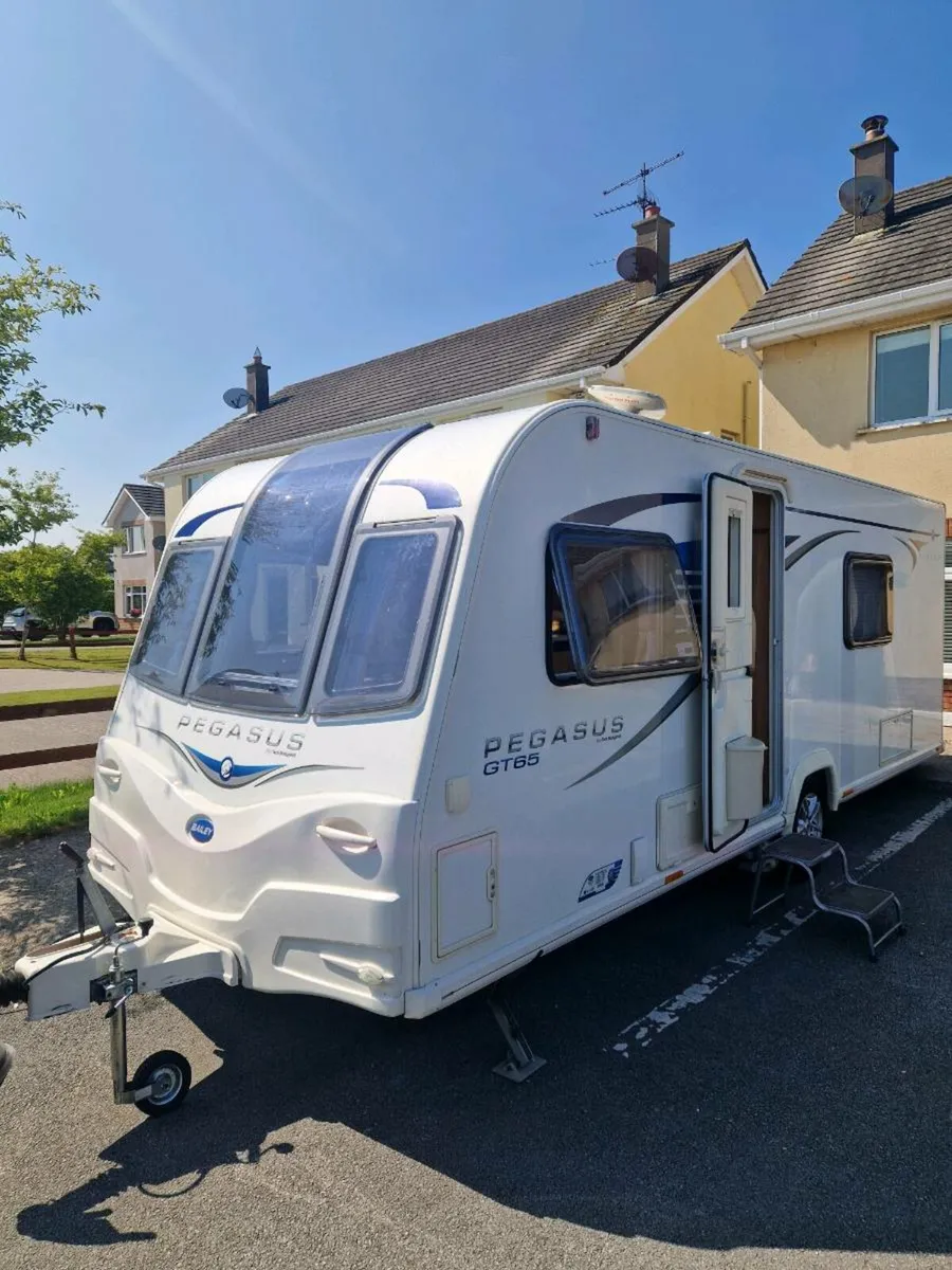 Bailey Pegasus gt65 fixed bed - Image 1