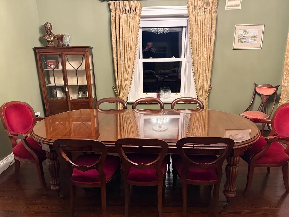 Dining room table and chairs - Image 2