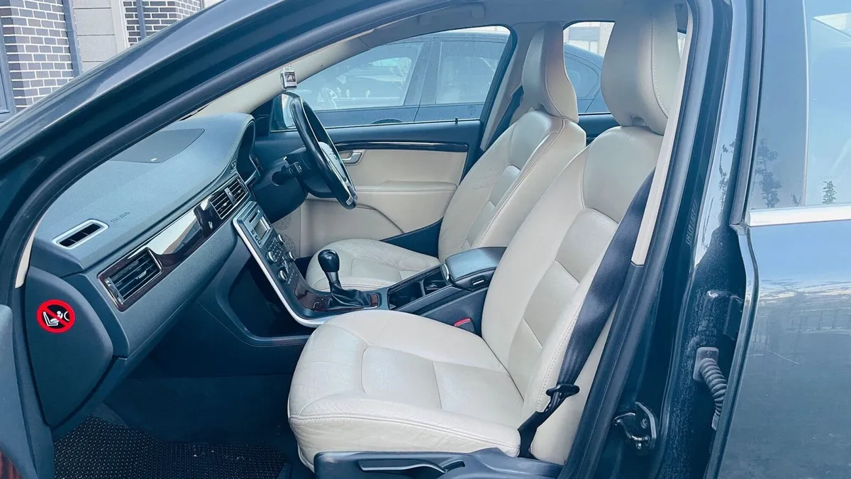 Car - Image 2