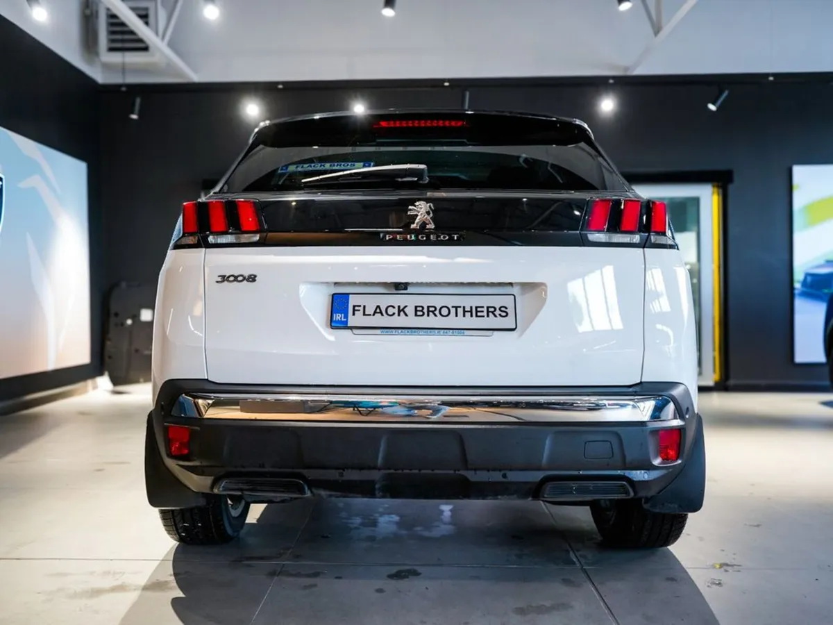 Peugeot 3008 FL Allure 1.5 Blue HDI 130 Grip C - Image 4