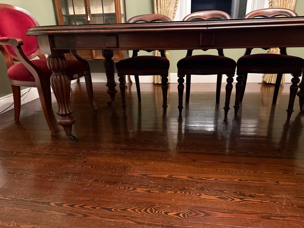 Dining room table and chairs - Image 3