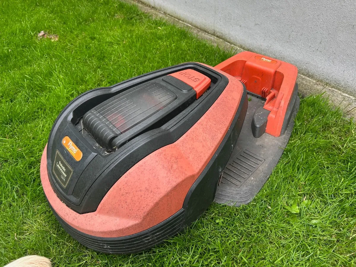 Flymo 1200R robotic Lawnmower - Image 3