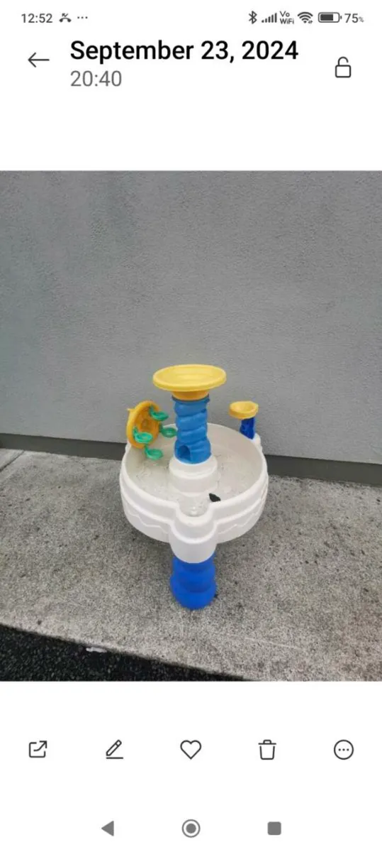 Play house and water table - Image 4