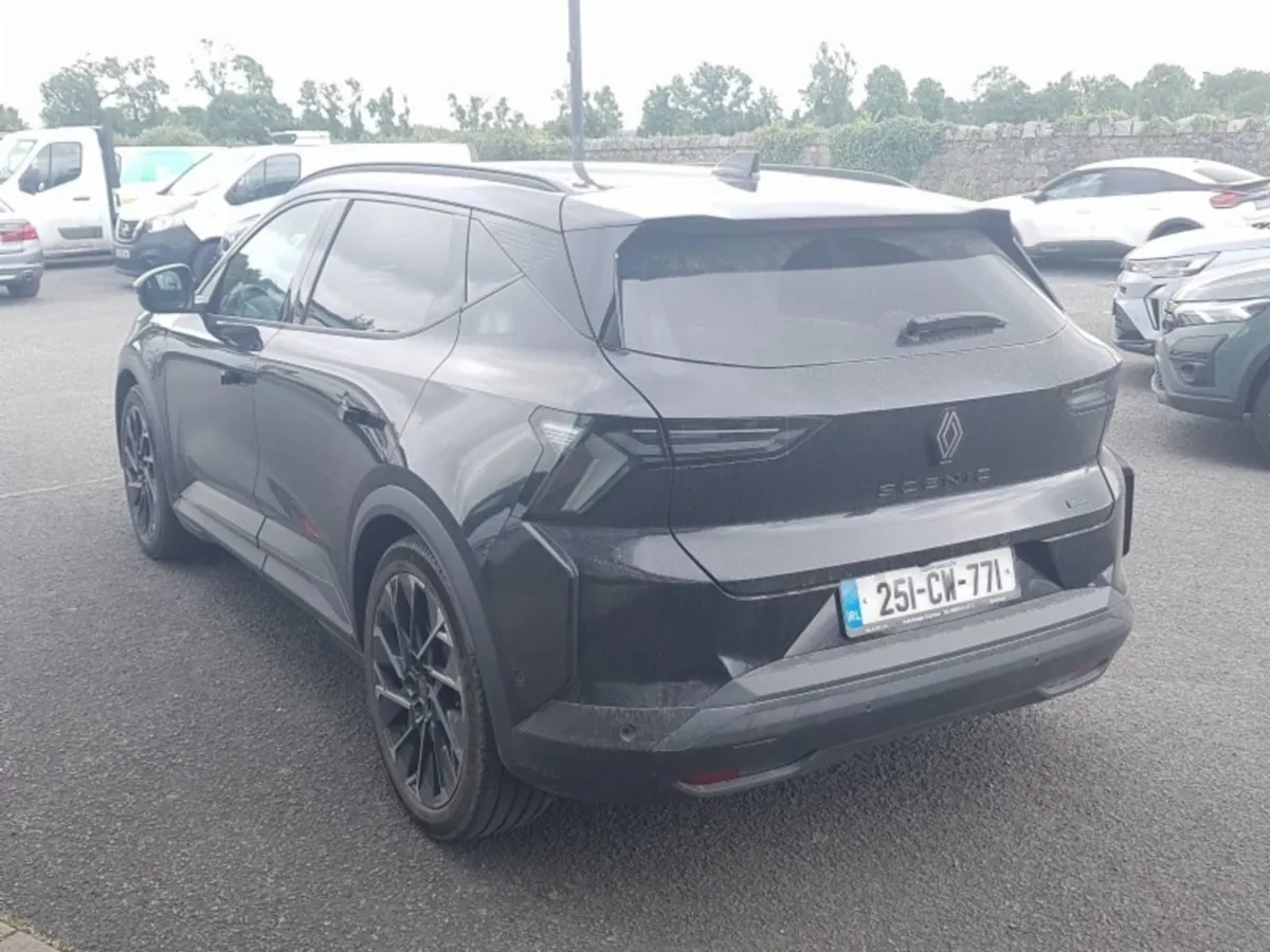 Renault Scenic Techno 87kwh 220hp - Image 4