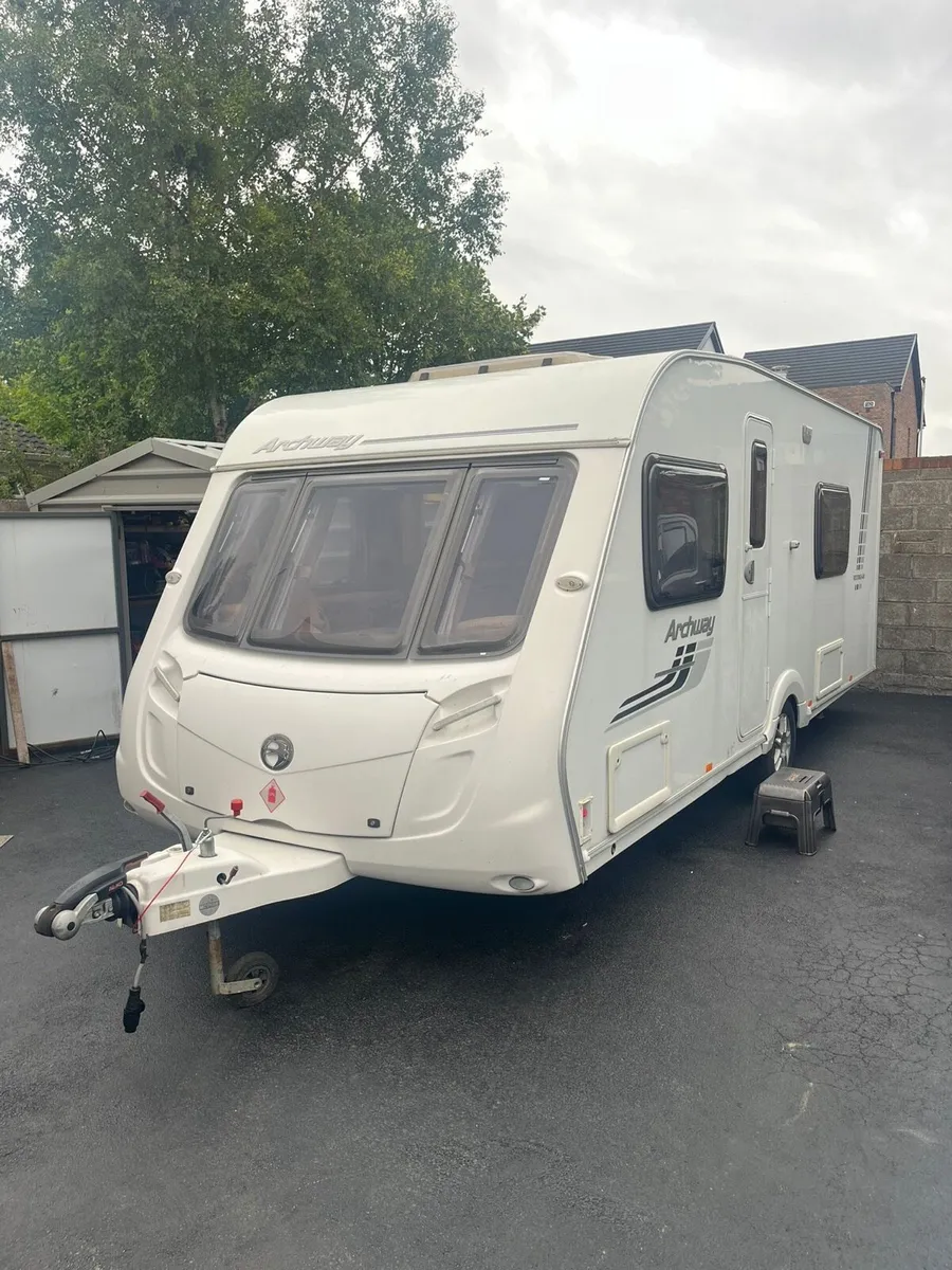 Swift 4 Berth Fixed Bed Caravan - Image 1