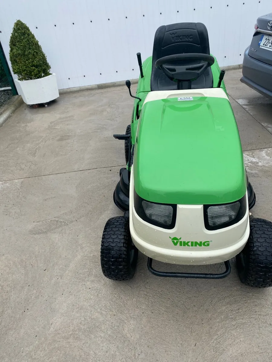 Ride on lawnmower - Image 2