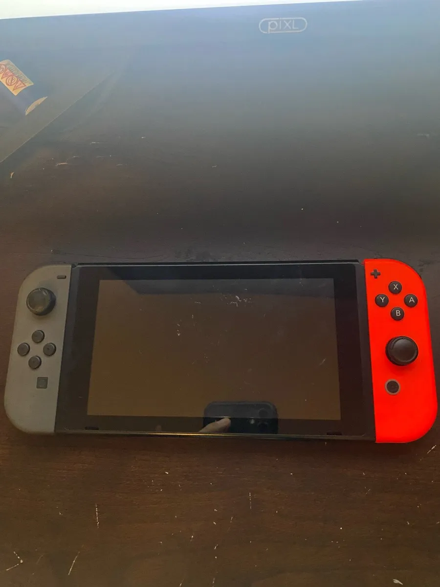 Nintendo Switch Used *PRICE AGGREED* - Image 1