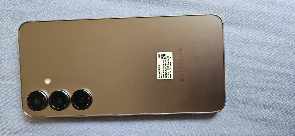 Samsung Galaxy s25 - Image 2