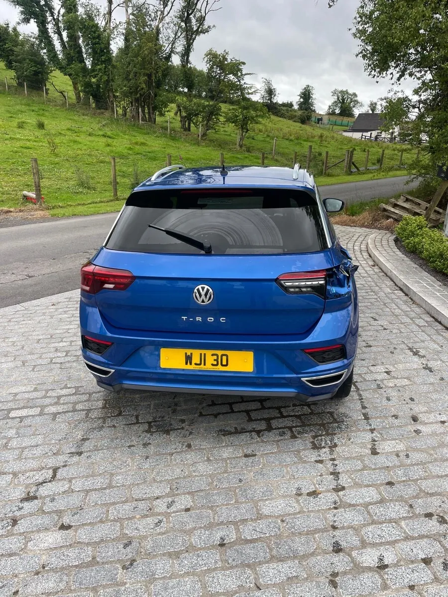 2019 Volkswagen T-Roc R-Line - Image 2