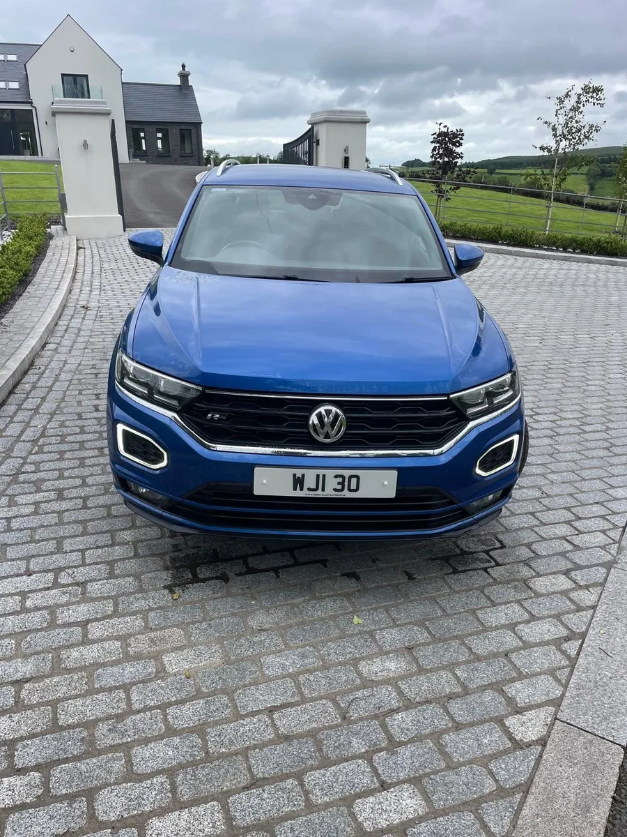 2019 Volkswagen T-Roc R-Line - Image 4