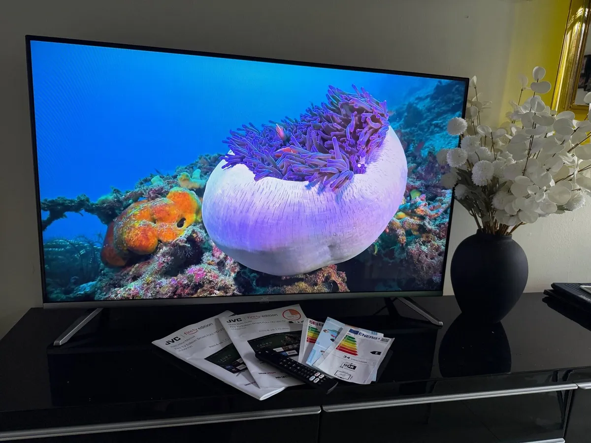 JVC SMART 43” TV in swords - Image 3