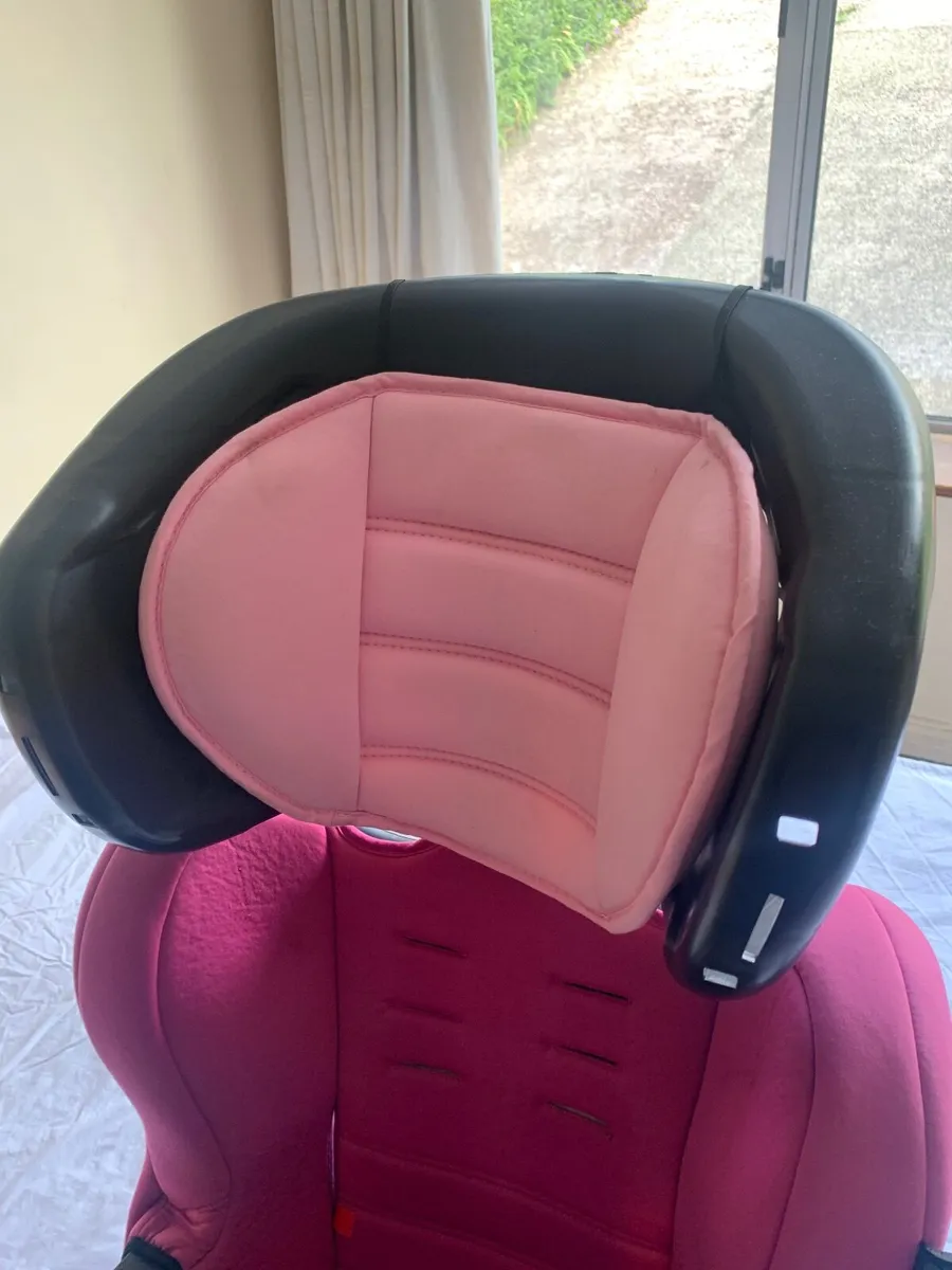 Car seat - Image 1