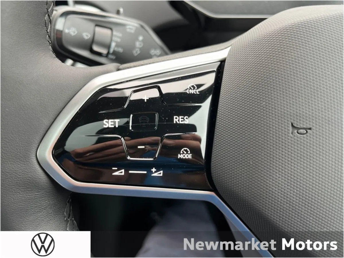 Volkswagen ID.4 PRO Plus 77kwh 286BHP Available T - Image 2