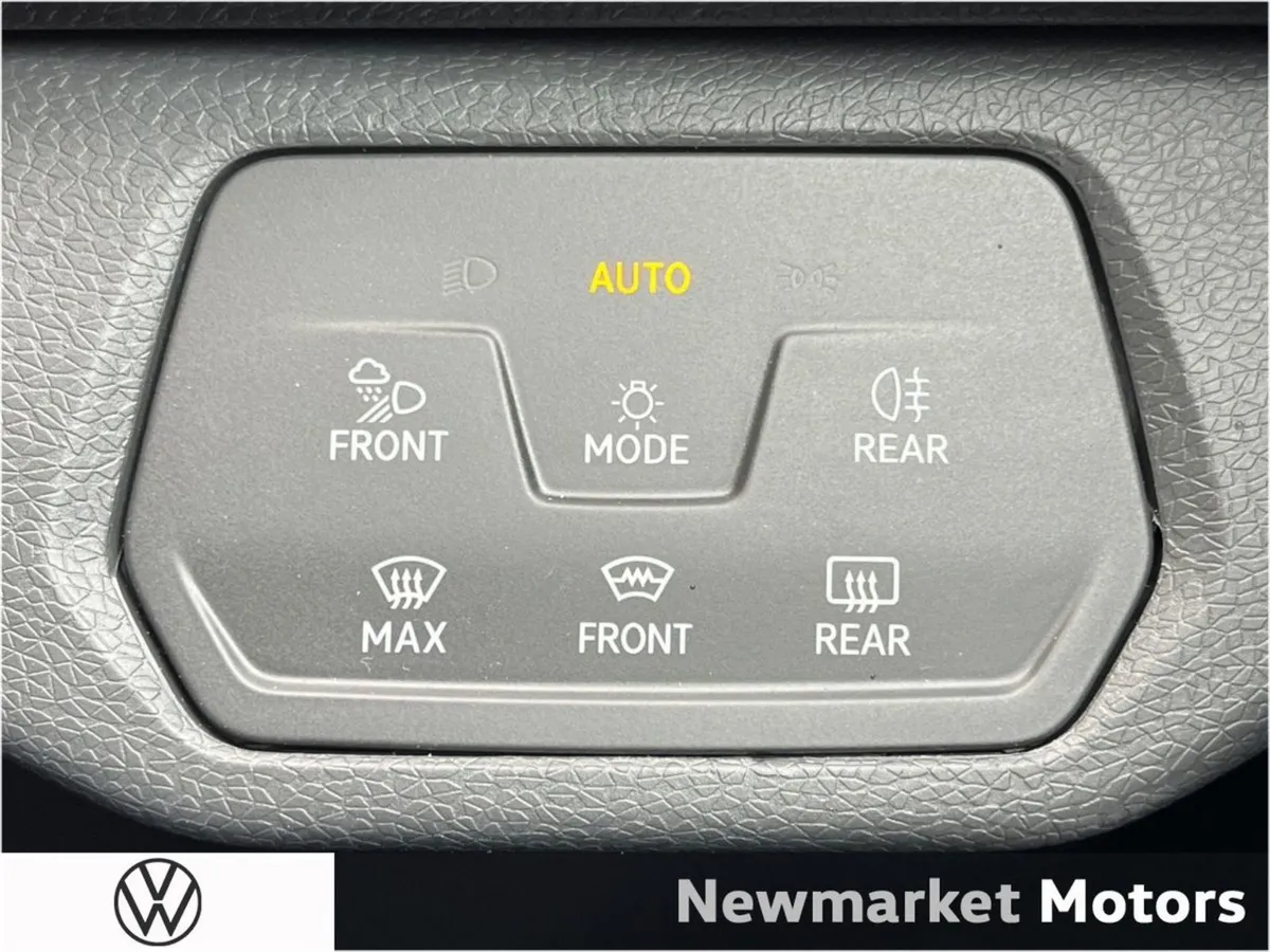 Volkswagen ID.4 PRO Plus 77kwh 286BHP Available T - Image 4