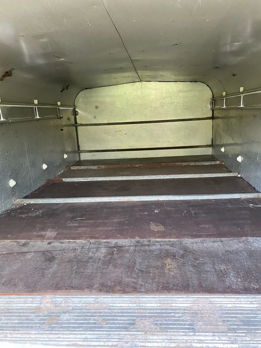 Cattle/ sheep trailer - Image 4