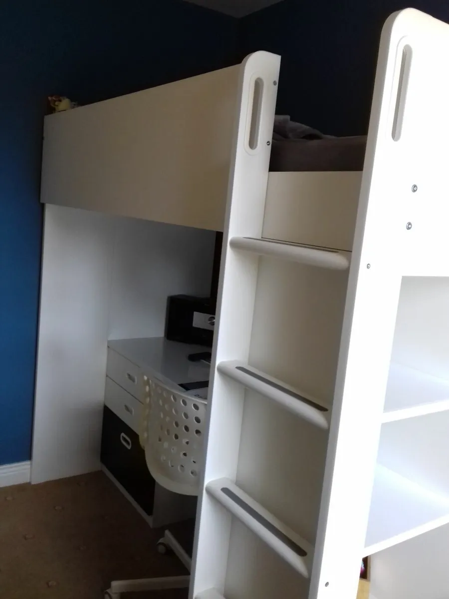 bunk bed - Image 1