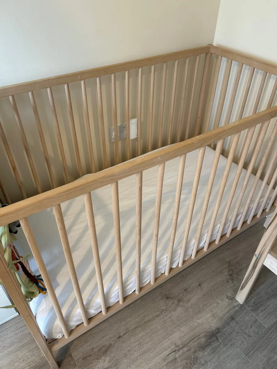 Baby Crib and Changing table Bundle - Image 1