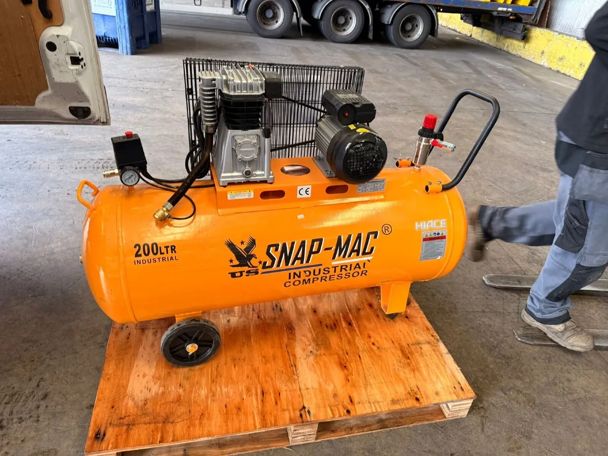 200 litre air compressor - Image 3