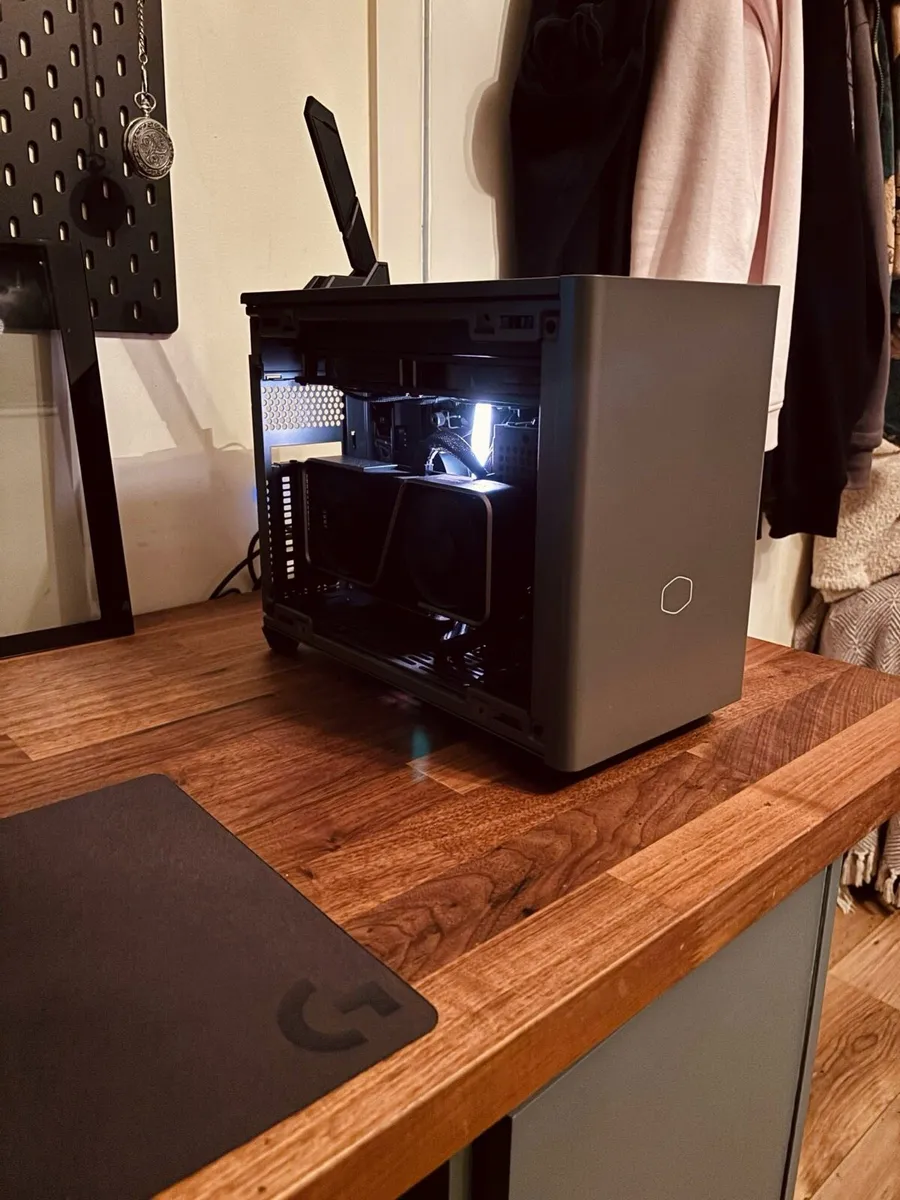 9800x3d ITX Gaming Pc - Image 1