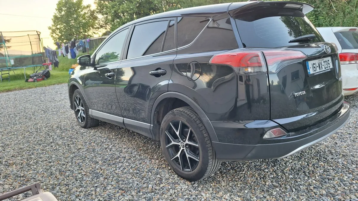 Toyota  Luna Sport model - Image 2