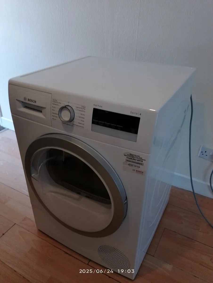 Bosch clothes dryer 8kg - Image 3
