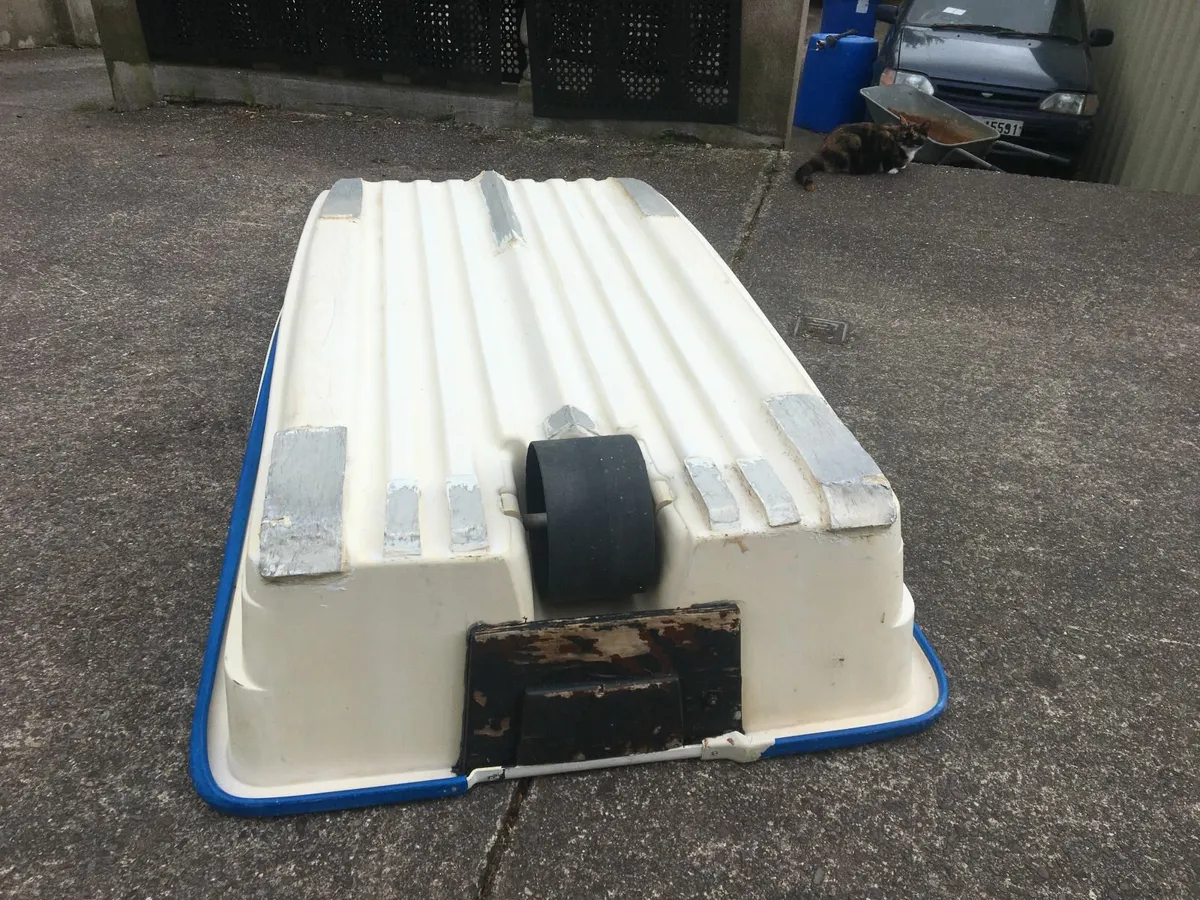 Tender - Plastic Boat - Image 4